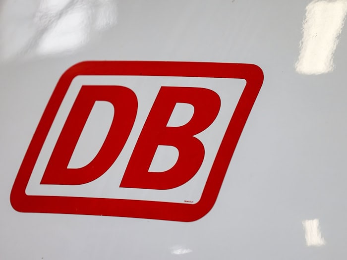 ICE in Sachsen-Anhalt nach Oberleitungsriss bei Lutherstadt-Wittenberg abgeschleppt