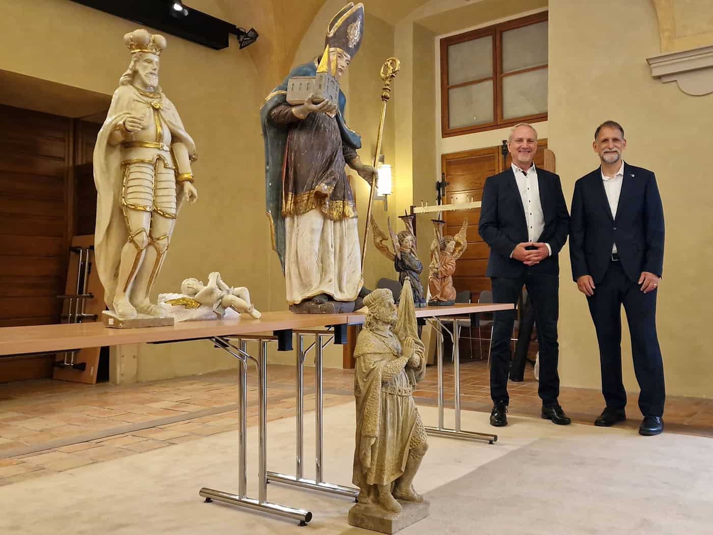 Die Rückgabe der Skulpturen fand in Prag statt.  / Foto: -/Bayerisches Landeskriminalamt/dpa