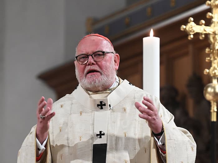 Kardinal Marx ruft an Ostern zu Hoffnung auf eine bessere Welt auf. (Archivbild) / Foto: Felix Hörhager/dpa