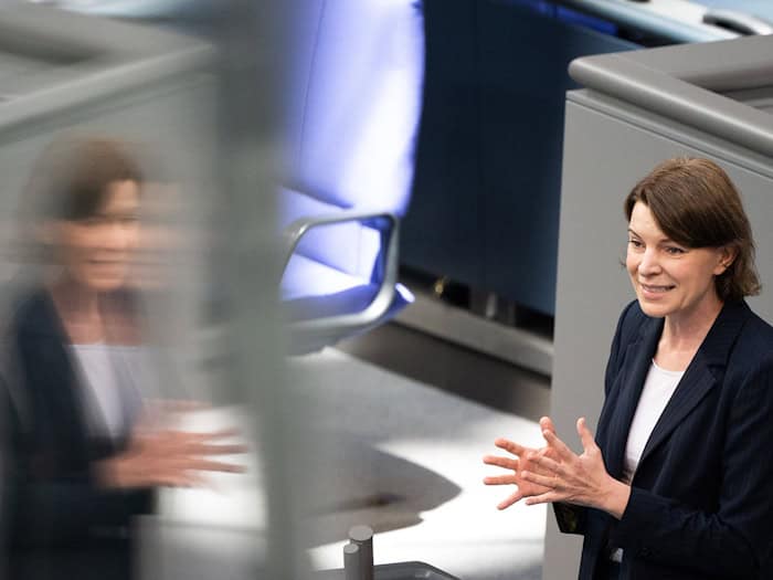 Klare Worte von der CSU-Bundestagsabgeordneten Emmi Zeulner: Teile der GKV-Sparpläne von Gesundheitsministerin Nina Warken (CDU) widersprechen «jedem Gerechtigkeitsempfinden». (Archivbild) / Foto: Alicia Windzio/dpa