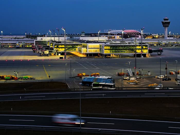Der Flughafen München bekommt den Nahost-Konflikt zwar zu spüren, kann aber dennoch steigende Passagierzahlen melden. (Archivbild) / Foto: Malin Wunderlich/dpa