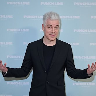 Comedian Mittermeier war über Jahre mit Schmerzen auf der Bühne. (Archivfoto)  / Foto: Annette Riedl/dpa