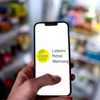 Der Kaufpreis wird bei Rückgabe im Markt erstattet. (Symbolbild) / Foto: Sina Schuldt/dpa