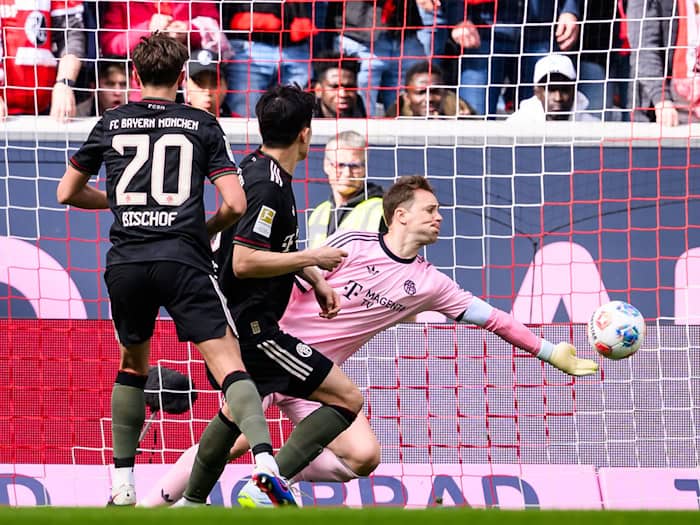Mehrfach im Blickpunkt: Bayern-Keeper Manuel Neuer. / Foto: Tom Weller/dpa