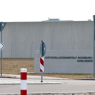 Gegen weitere Mitarbeiter des Augsburger Gefängnisses wurde Anklage erhoben. (Archivbild) / Foto: Karl-Josef Hildenbrand/dpa