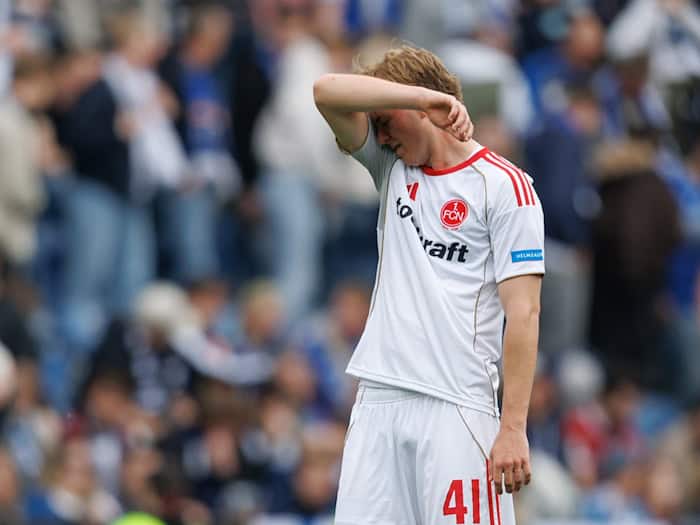 Nürnbergs Eric Porstner nach dem Remis in Bielefeld. / Foto: Friso Gentsch/dpa