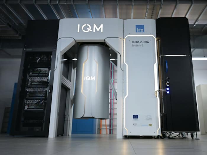 Der europäische Quantencomputer Euro-Q-Exa des finnischen Unternehmens IQM in Garching bei München. In dem Rechner steckt auch deutsche Technologie. (Archiv) / Foto: Malin Wunderlich/dpa