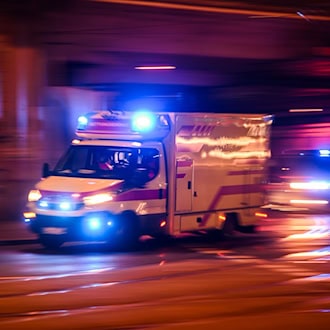 Woher kommen die Verletzungen des Mannes? (Symbolbild) / Foto: Robert Michael/dpa