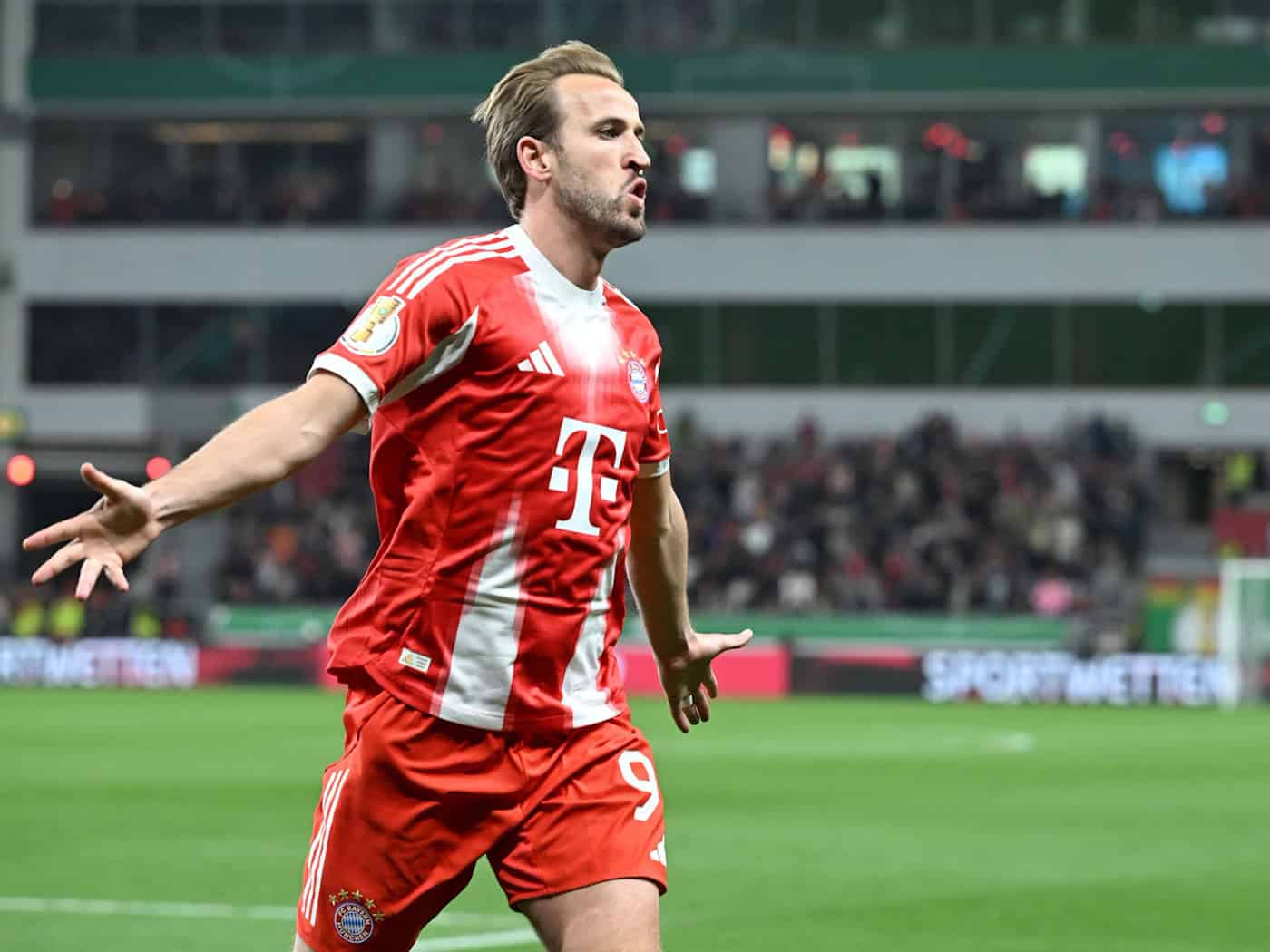 Typisches Bayern-Bild: Harry Kane beim Torjubel. (Archivbild) / Foto: Federico Gambarini/dpa