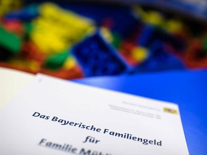 Das bayerische Familiengeld ist mittlerweile wieder gestrichen worden. (Archivbild) / Foto: Matthias Balk/dpa
