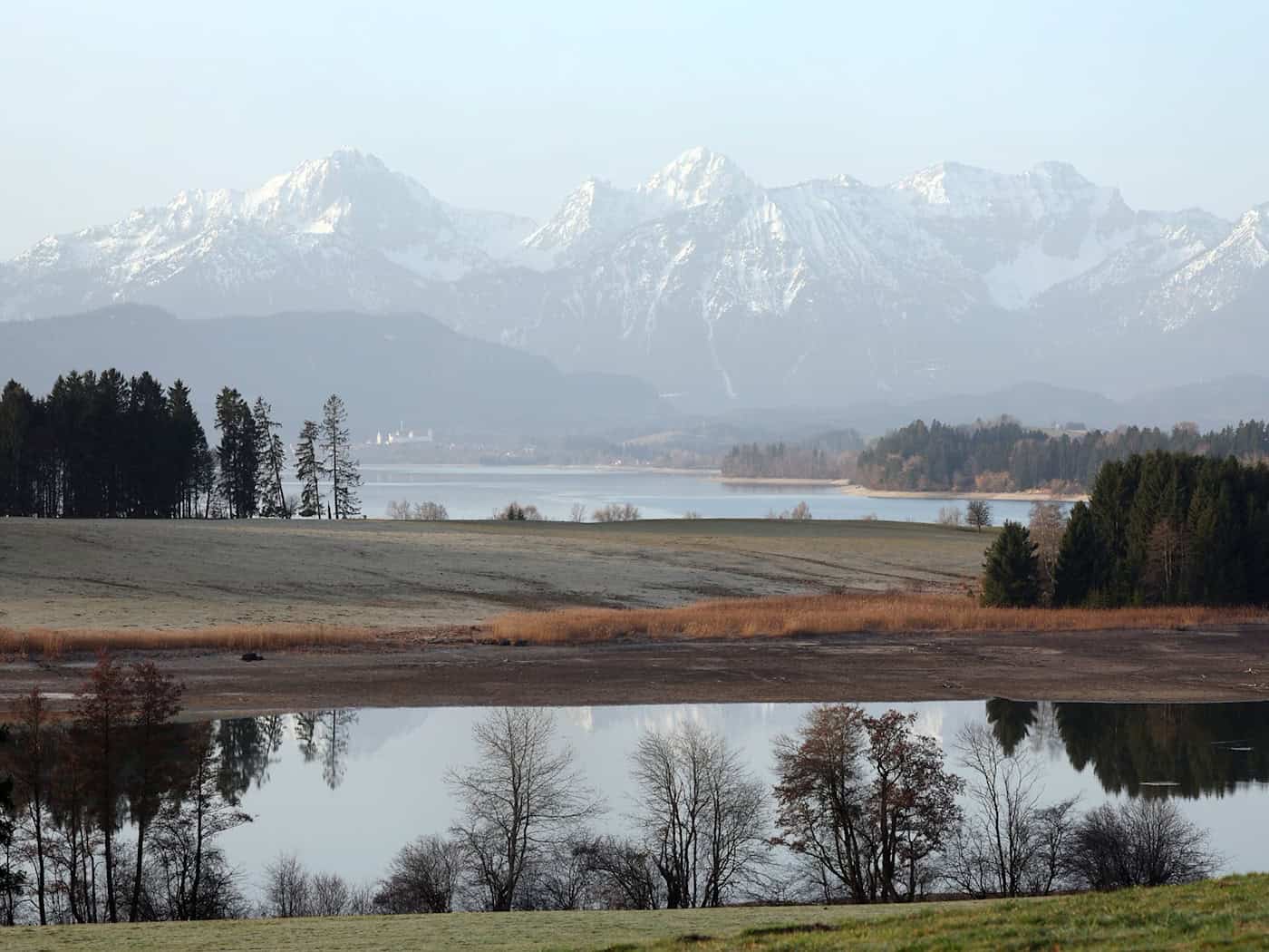 Ausflugswetter gibt es an Ostern nur zeitweise. (Archivfoto)   / Foto: Karl-Josef Hildenbrand/dpa/dpa-tmn