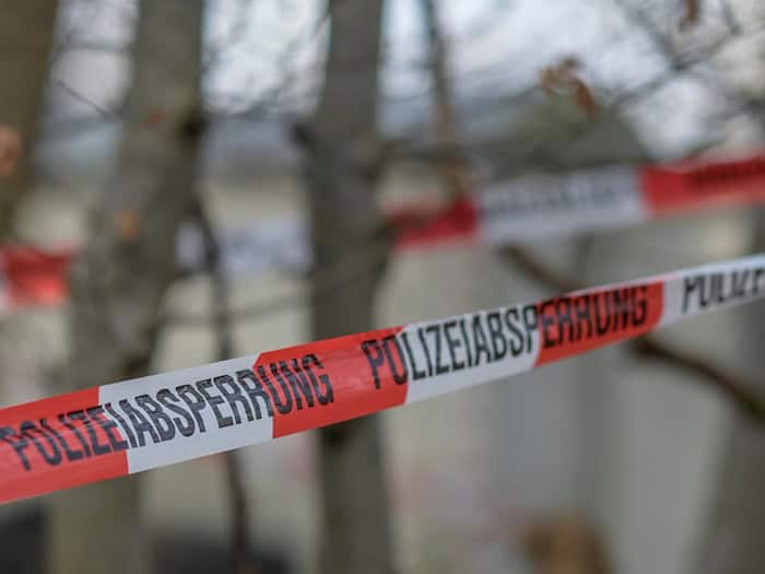 Eine erneute Spurensuche im Fall eines Brandes bei einem Dessous-Hersteller läuft. / Foto: Axel Heimken/dpa