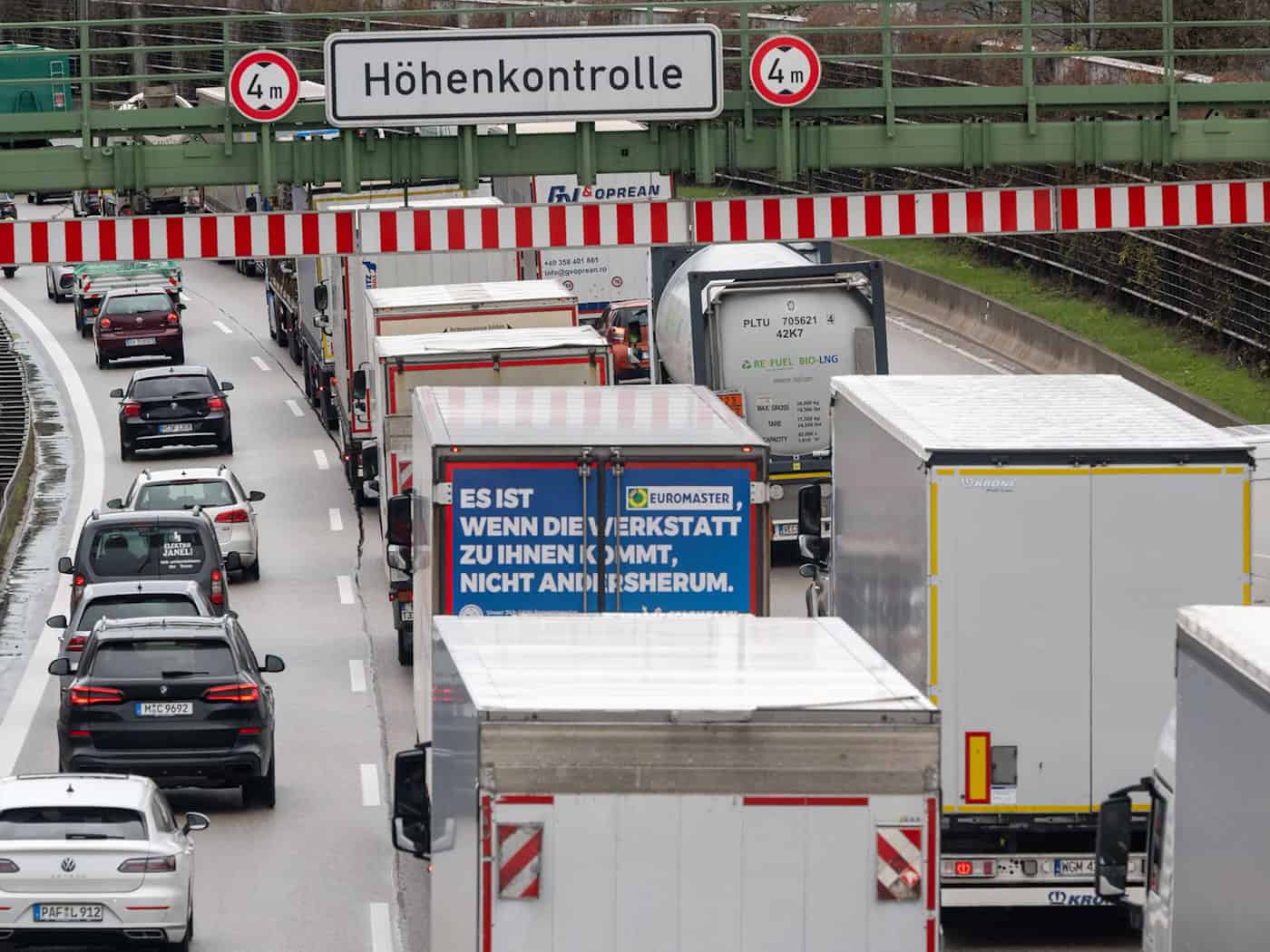 In München wurde in der Nacht drei Mal eine Höhenkontrolle ausgelöst. (Symbolbild) / Foto: Peter Kneffel/dpa