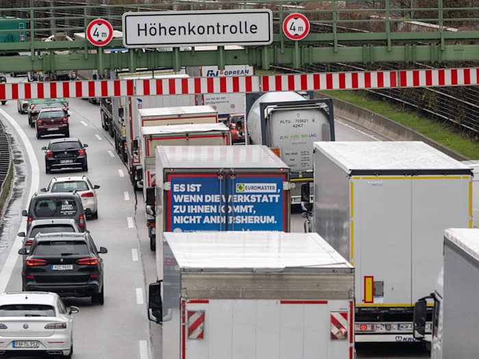 In München wurde in der Nacht drei Mal eine Höhenkontrolle ausgelöst. (Symbolbild) / Foto: Peter Kneffel/dpa