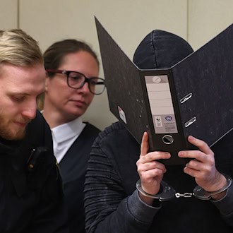 Der Angeklagte hat die Tat gestanden. (Archivbild) / Foto: Karl-Josef Hildenbrand/dpa