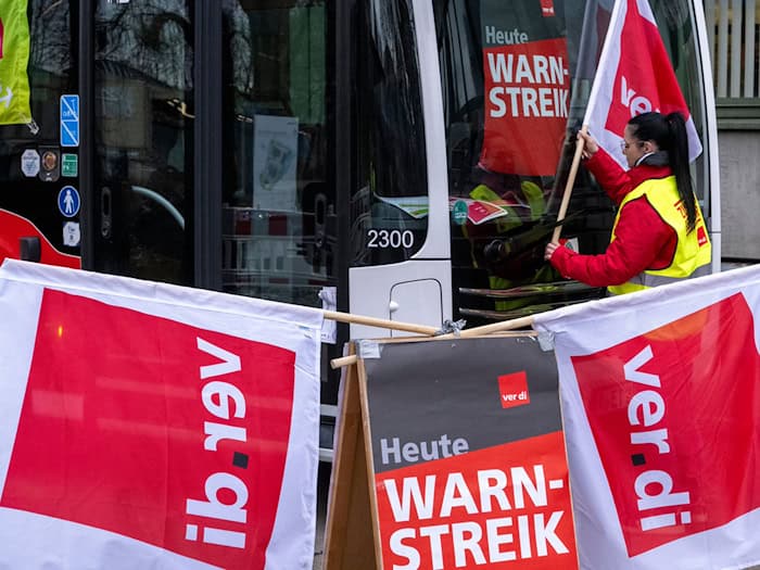 Der ÖPNV in Nürnberg soll bestreikt werden. (Symbolbild)  / Foto: Stefan Puchner/dpa