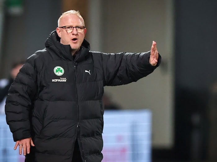 Heiko Vogel konnte mit Fürth zuletzt mehrfach gegen die Topteams punkten. (Archivbild) / Foto: Daniel Karmann/dpa