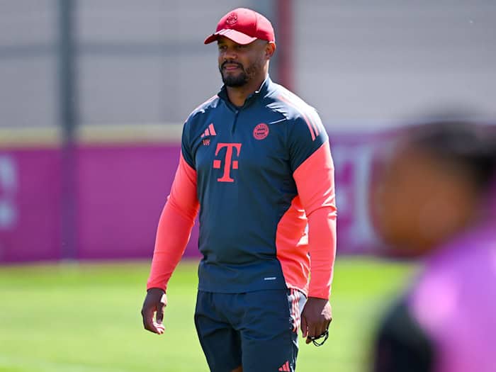 Vincent Kompany kann in Paris nicht aktiv sein. Bayerns Cheftrainer ist gesperrt und muss auf der Tribüne zuschauen. / Foto: Sven Hoppe/dpa