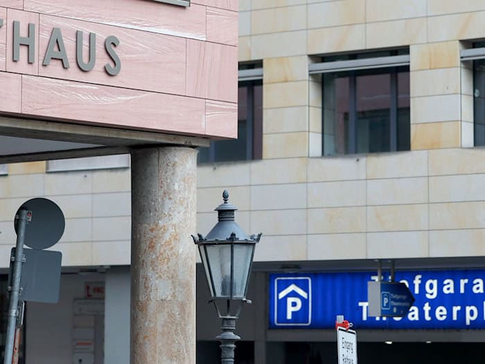 Seit Mai amtiert im Aschaffenburger Rathaus ein neuer OB. (Symbolbild) / Foto: Heiko Becker/dpa