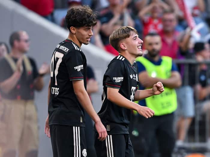Teenager David Santos Daiber (links) kam in der Saison zweimal in der Bundesliga zum Einsatz. (Archivbild) / Foto: Sven Hoppe/dpa