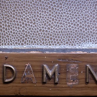 Mehr Herren- als Damentoiletten? Damit soll Schluss sein. / Foto: Jens Büttner/dpa-Zentralbild/dpa