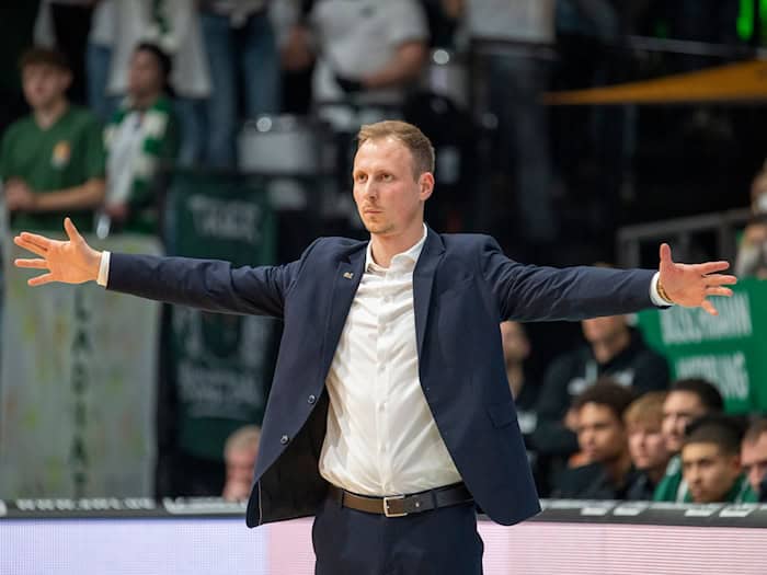 Jacques Schneider erreicht mit den Gladiators Trier das Playoff-Viertelfinale. (Archivbild) / Foto: Harald Tittel/dpa