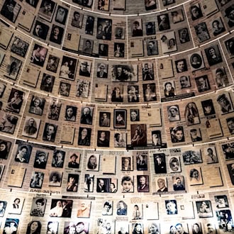 Die Halle der Namen in der Holocaust-Gedenkstätte Yad Vashem in Jerusalem. (Archivbild) / Foto: Fabian Sommer/dpa