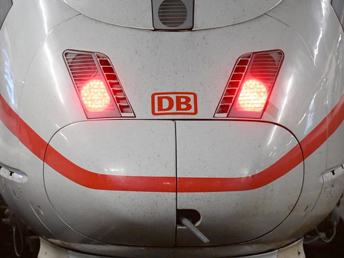 Auch die wichtige ICE-Verbindung München-Nürnberg ist betroffen. (Symbolbild) / Foto: Felix Hörhager/dpa