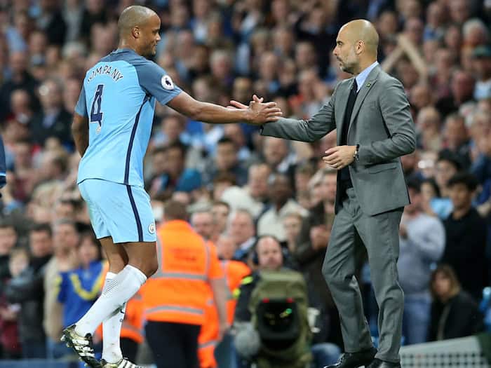 Vincent Kompany (l) war Pep Guardiolas Kapitän bei Manchester City. (Archivbild) / Foto: Martin Rickett/Press Association/dpa