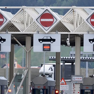 Auch das Auswärtige Amt warnt nun vor den Verkehrsproblemen am 30. Mai rund um den Brenner. (Archivbild) / Foto: Sven Hoppe/dpa
