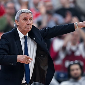 Svetislav Pesic geht in seine letzten Playoffs als Trainer. (Archivbild) / Foto: Sven Hoppe/dpa