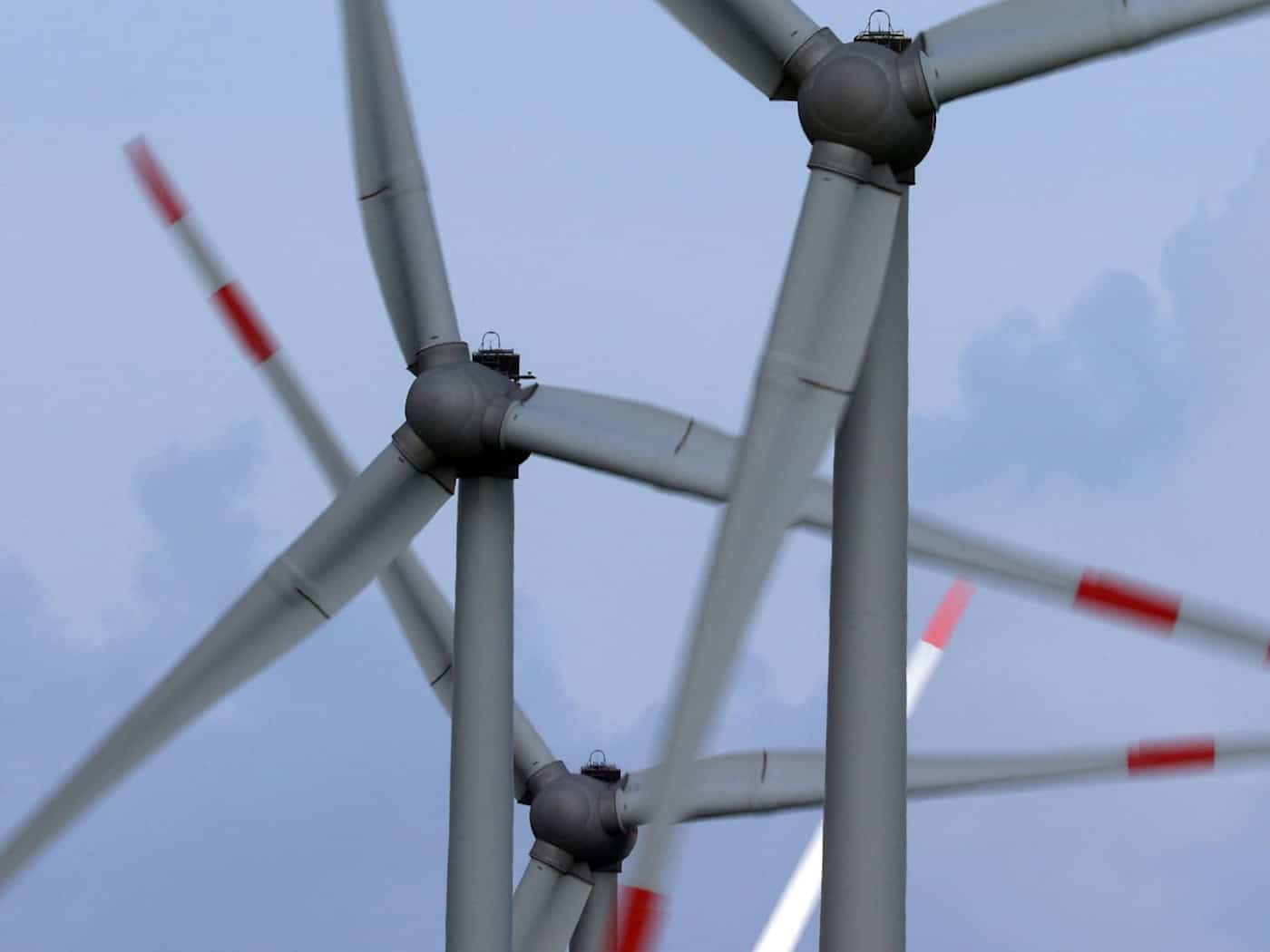 Die Firma Qair will mit dem Bau des Windparks im Altöttinger Forst 2027 beginnen. (Symbolbild)  / Foto: Karl-Josef Hildenbrand/dpa