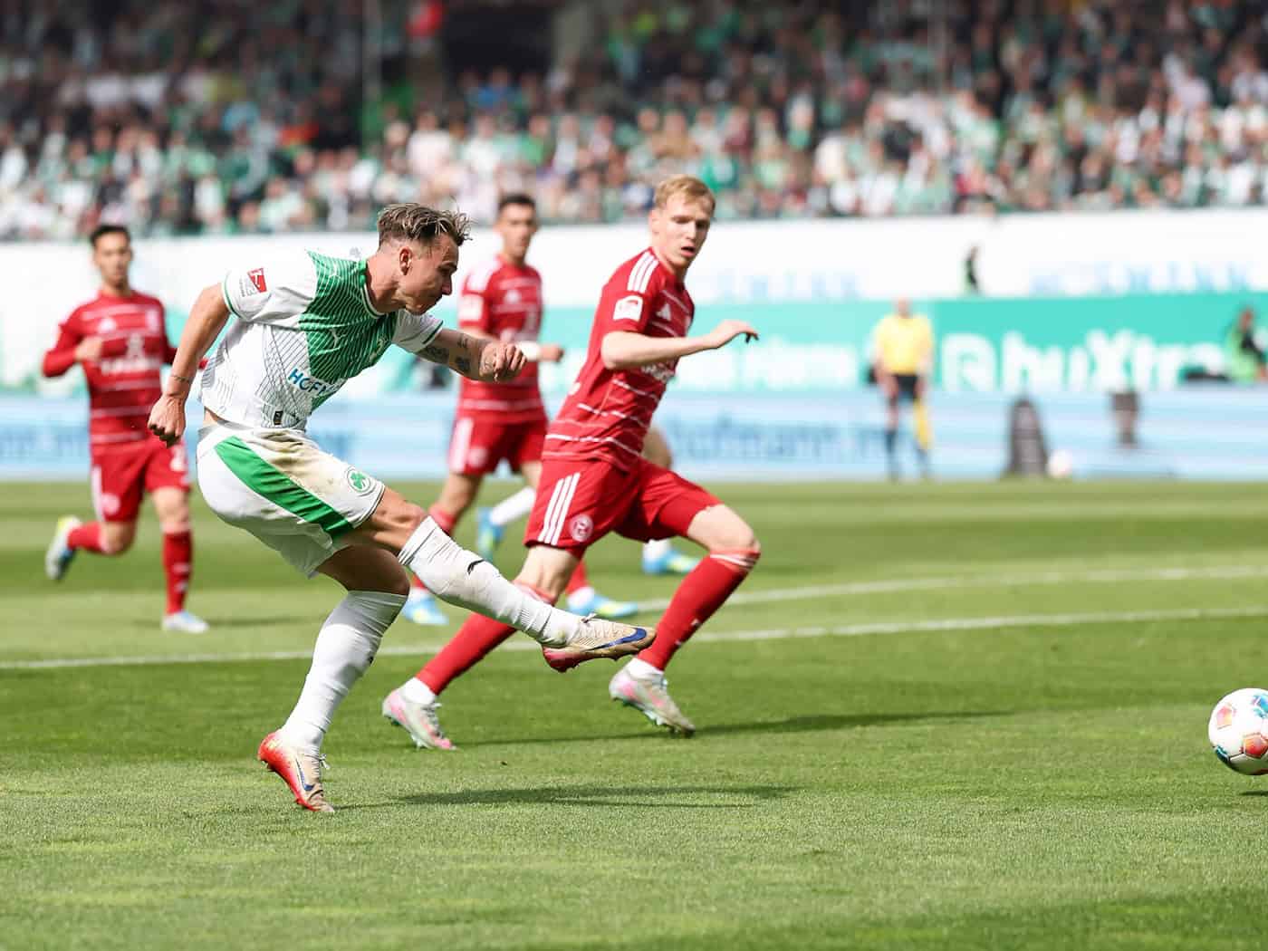 Fürths Felix Klaus soll nach seiner Gala gegen Düsseldorf auch in der Relegation für Jubel sorgen. (Archivbild) / Foto: Daniel Löb/dpa