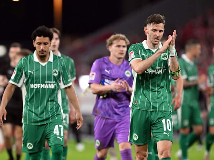 Branimir Hrgota (r) verlässt Fürth nach der Saison. / Foto: Federico Gambarini/dpa