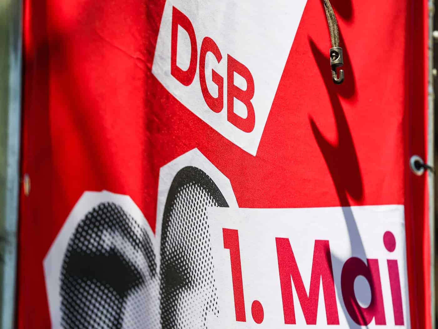 Der DGB und seine Mitgliedsgewerkschaften haben zu mehreren hundert Kundgebungen im gesamten Bundesgebiet aufgerufen. (Archiv)  / Foto: Christoph Reichwein/dpa