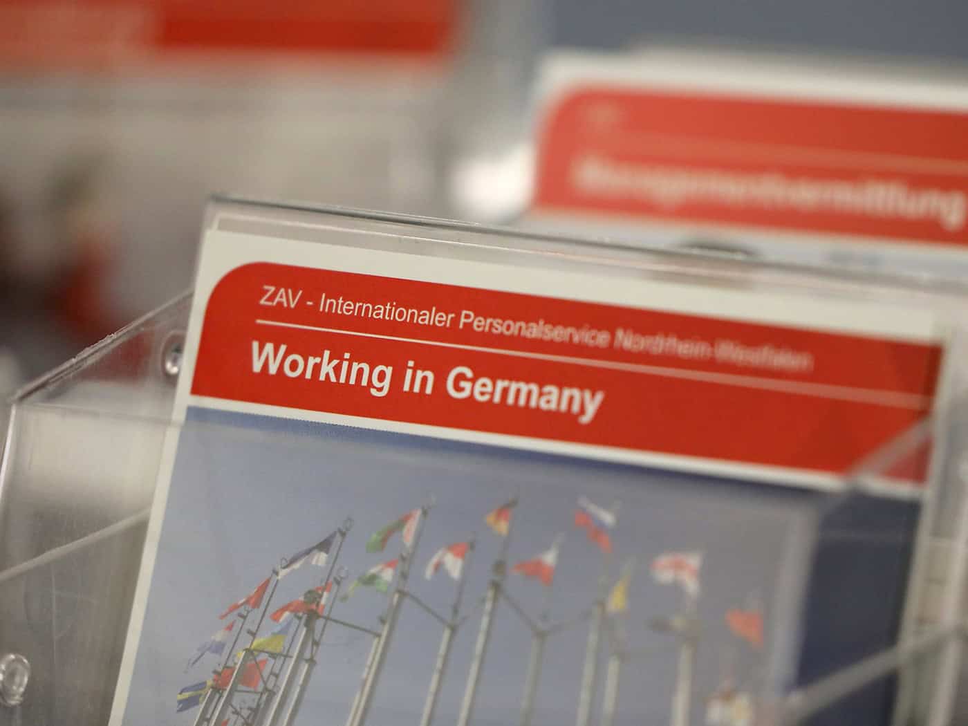 Der Zugang zur Arbeit für Ausländer wird in den Regionen innerhalb Bayerns einem Gutachten zufolge unterschiedlich gehandhabt (Symbolbild). / Foto: Oliver Berg/dpa