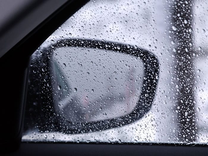 Das Wetter bleibt auch am Feiertag ungemütlich. (Archiv) / Foto: Karl-Josef Hildenbrand/dpa