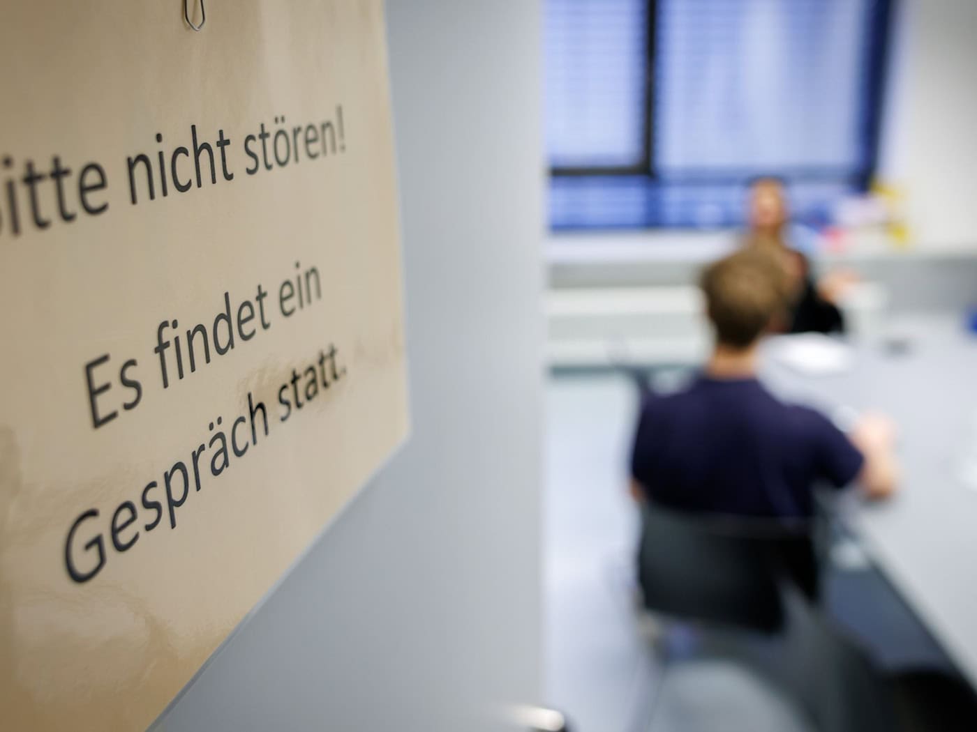 Die Therapie von Jonas ging über drei Monate, sie bestand aus Einzelgesprächen und später einer wöchentlichen Gruppentherapie. / Foto: Daniel Karmann/dpa
