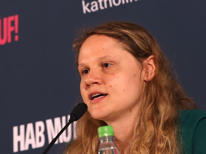 Lisa Quarch kann sich bei Katholikentagen auch Pop-Konzerte vorstellen. / Foto: Karl-Josef Hildenbrand/dpa