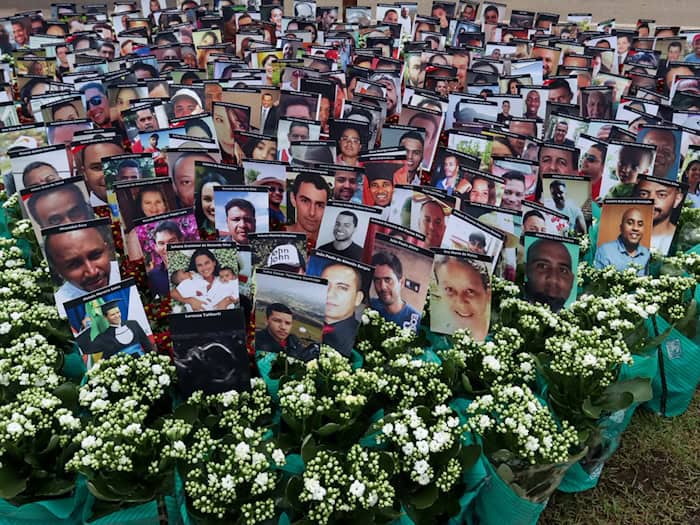 In Brasilien halten die Angehörigen der mindestens 270 Toten regelmäßig Gedenkfeiern ab und fordern Aufklärung. (Archiv) / Foto: Rodney Costa/dpa