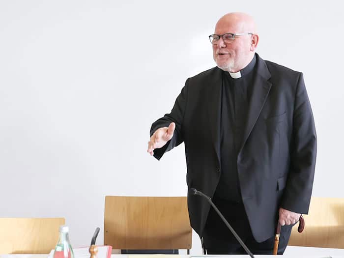 Kardinal Marx ist überzeugt, dass Menschen die Stimme der Kirche nach wie vor hören wollen. (Archivbild) / Foto: Daniel Löb/dpa