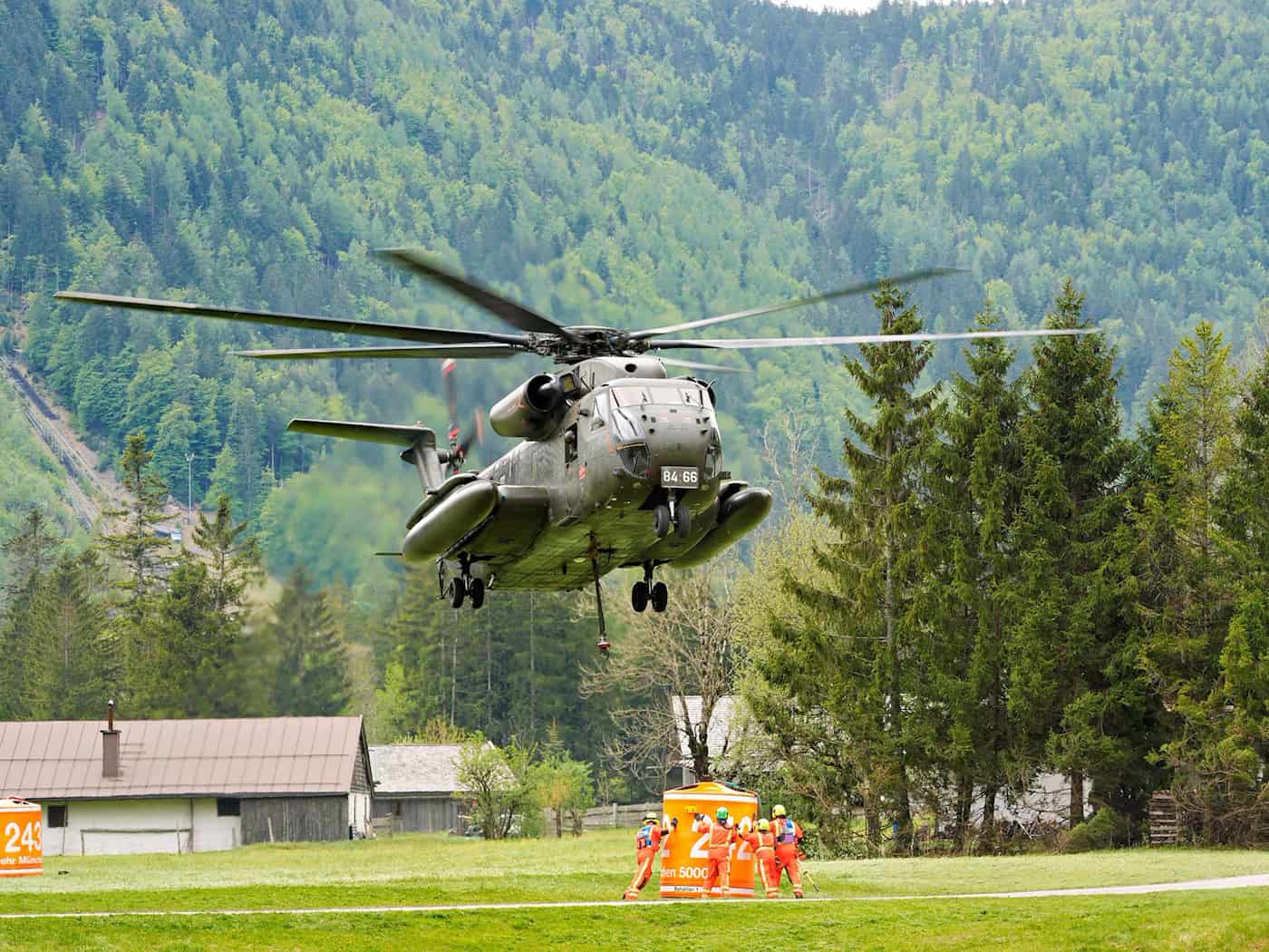 Hunderte Kräfte waren im Einsatz. (Archivfoto) / Foto: Uwe Lein/dpa