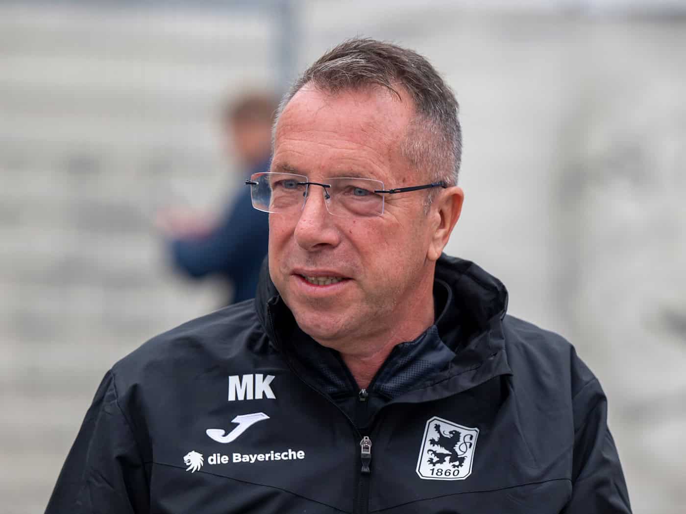 Der TSV 1860 und Markus Kauczinski sind am Samstag in Würzburg zu Gast. (Archivbild) / Foto: Peter Kneffel/dpa