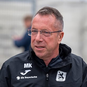 Der TSV 1860 und Markus Kauczinski sind am Samstag in Würzburg zu Gast. (Archivbild) / Foto: Peter Kneffel/dpa