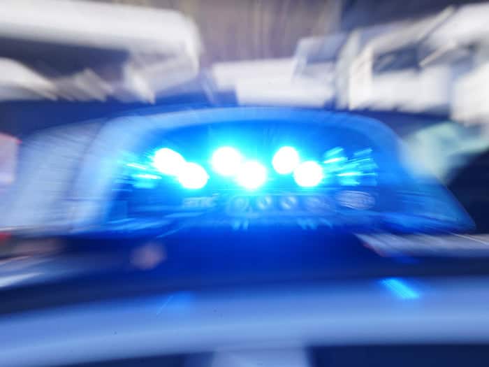 Nach einem Macheten-Alarm am U-Bahnhof im Münchner Stadtteil Neuperlach kam es zu einem größeren Polizeieinsatz, bei dem auch der U-Bahn-Verkehr gestoppt werden musste. (Symbolbild) / Foto: Marcus Brandt/dpa