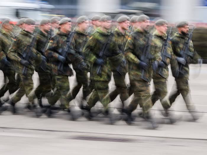 Die Bundeswehr erweitert Musterungszentren. (Symbolbild) / Foto: Julian Stratenschulte/dpa