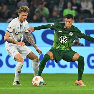 Calvin Brackelmann sicherte dem SC Paderborn mit dem Bundesliga-Aufstieg - nun wechselt er nach Augsburg. / Foto: Swen Pförtner/dpa