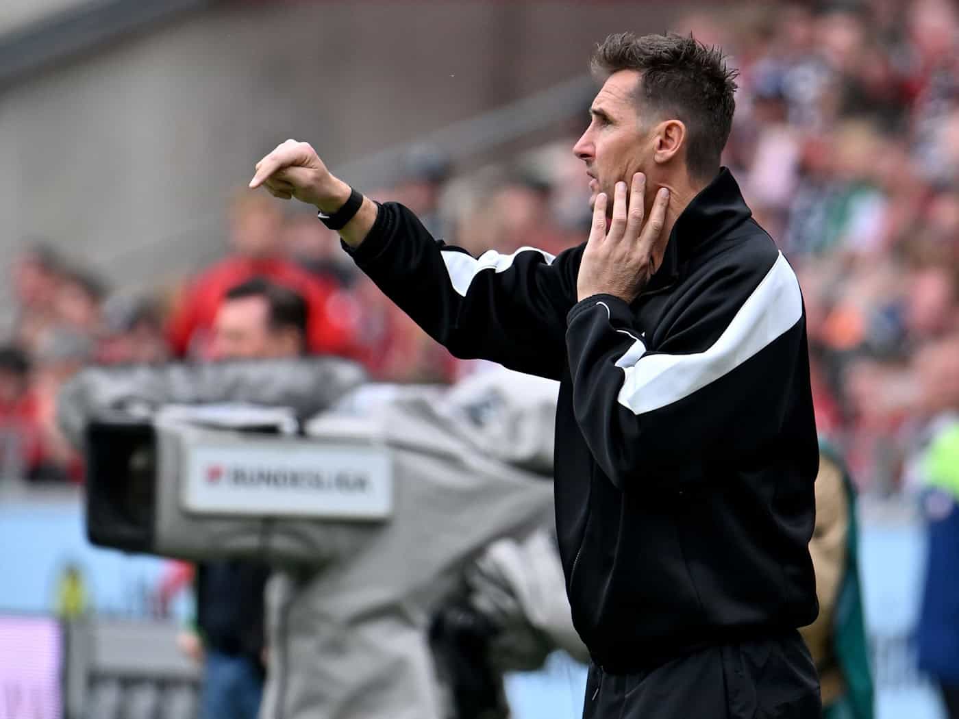 Das Team von Nürnbergs Trainer Miroslav Klose präsentierte sich gut in Hannover. / Foto: Swen Pförtner/dpa