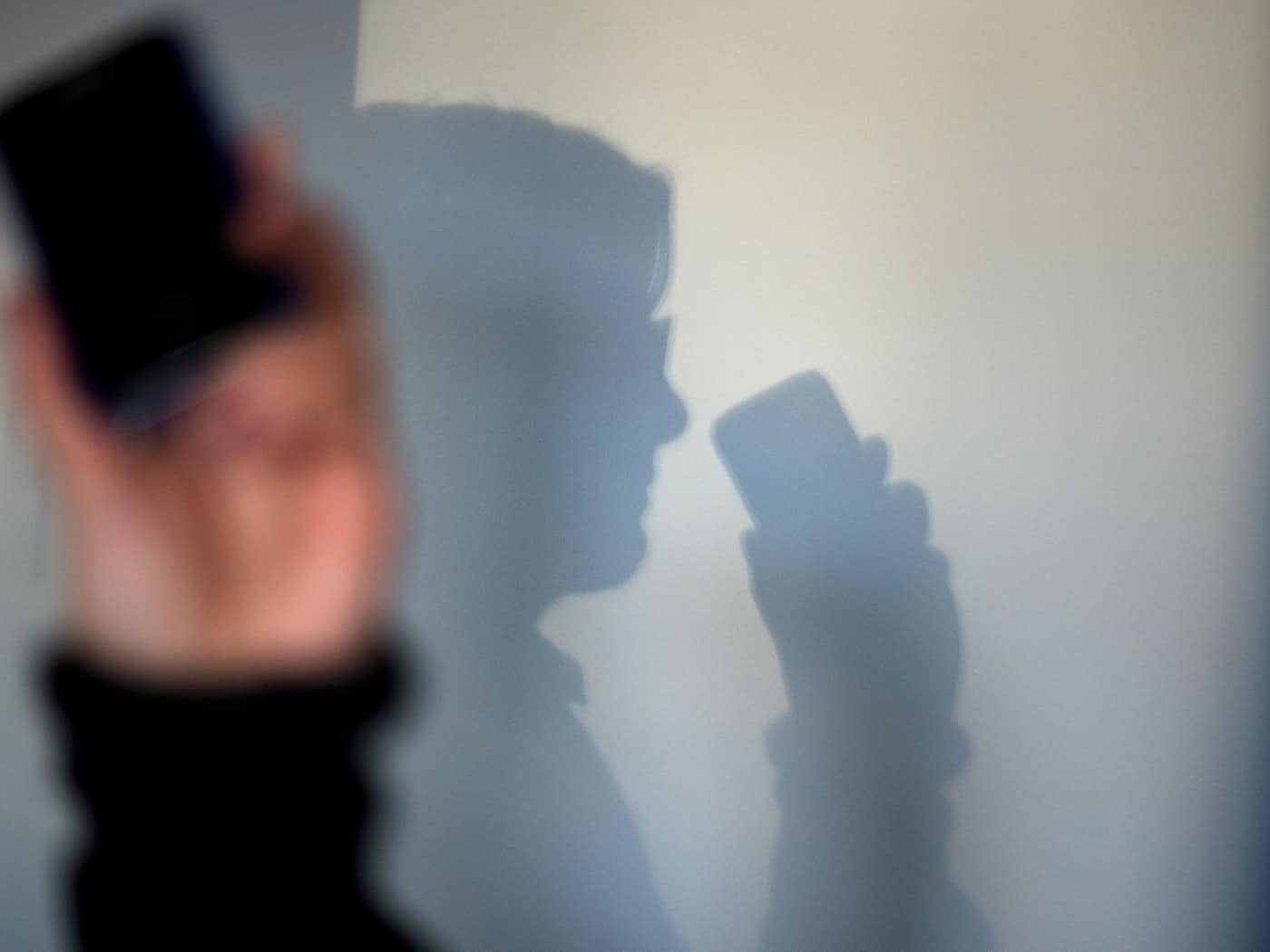 Das Ehepaar fiel schließlich auf die Telefonbetrüger herein. (Symbolbild) / Foto: Arno Burgi/dpa-Zentralbild/dpa