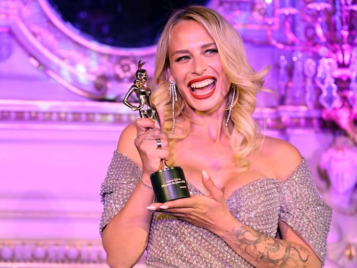 Die «Playmate des Jahres 2026», Leonie Splitter, nutzte ihren Sieg für einen Appell: «Urteilt nicht, ohne die Person und ihre Story zu kennen.» / Foto: Uli Deck/dpa